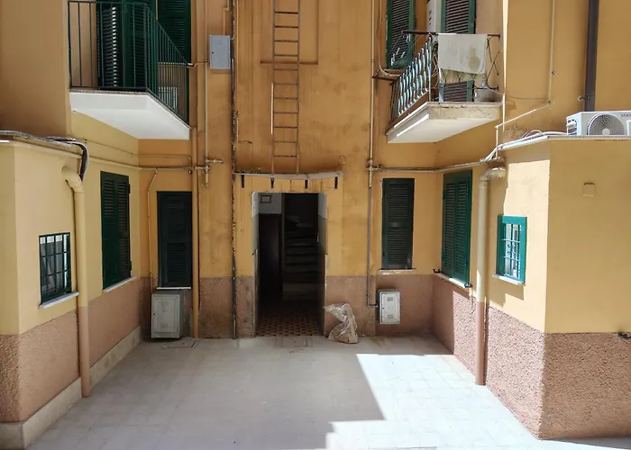 Crystal Domus Apartment